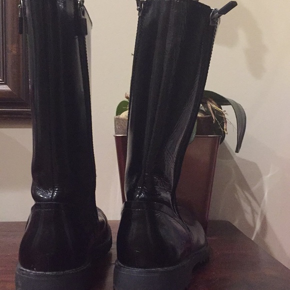 Black Ugg Rainboots - Picture 4 of 6